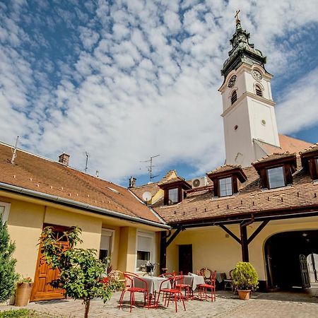 Riviéra Rooms Vendégszobák Mosonmagyaróvár Exterior foto