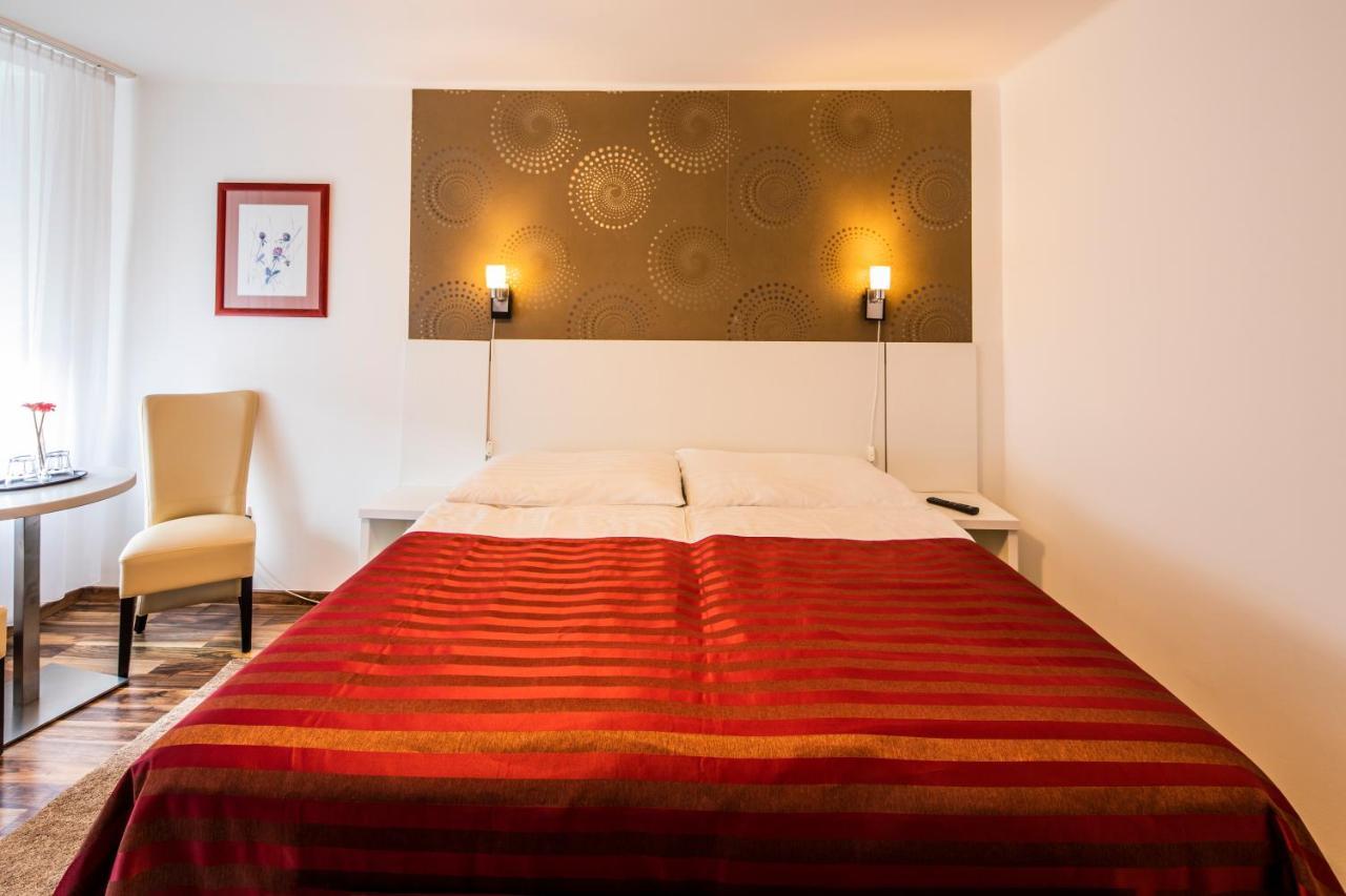 Riviéra Rooms Vendégszobák Mosonmagyaróvár Exterior foto