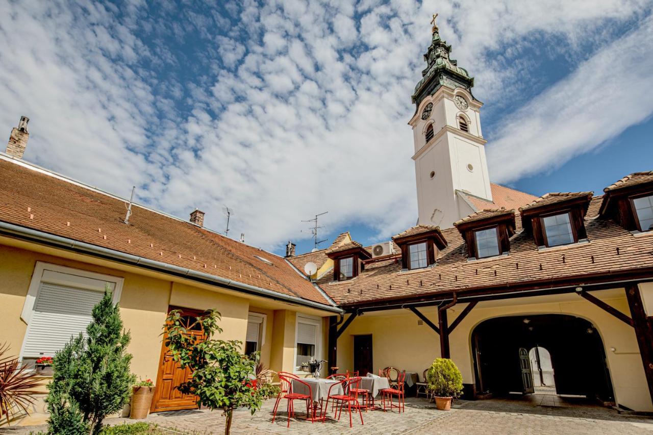 Riviéra Rooms Vendégszobák Mosonmagyaróvár Exterior foto